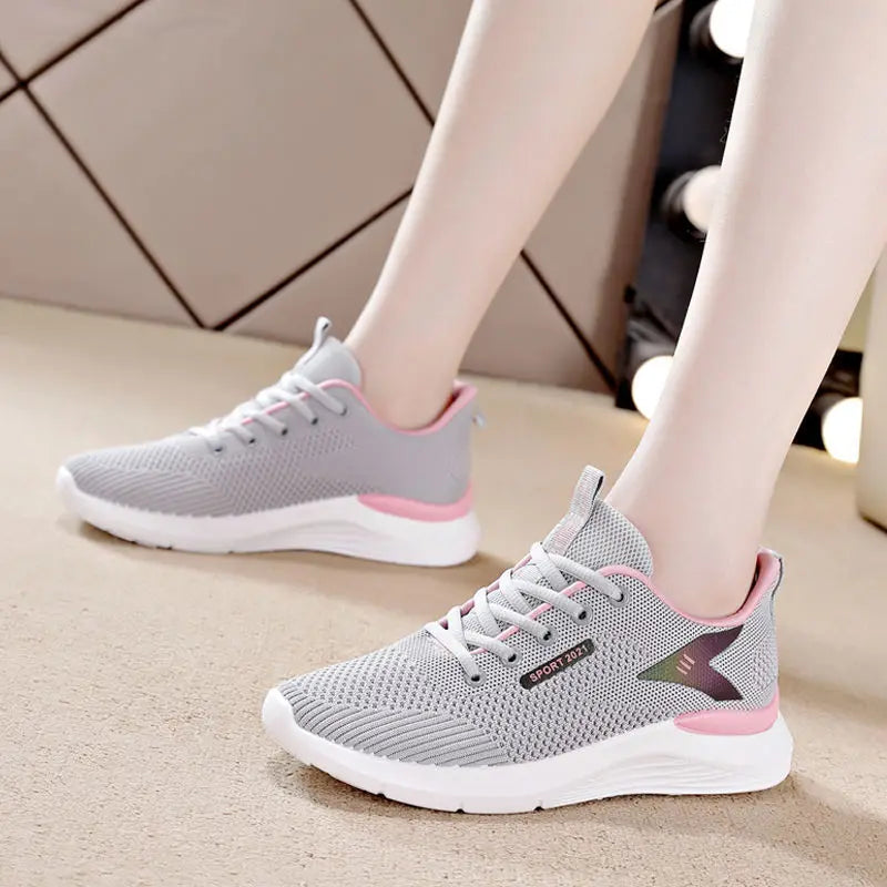 2025 new spring and autumn lace-up fashion Korean style casual thick-soled women's sports running shoes