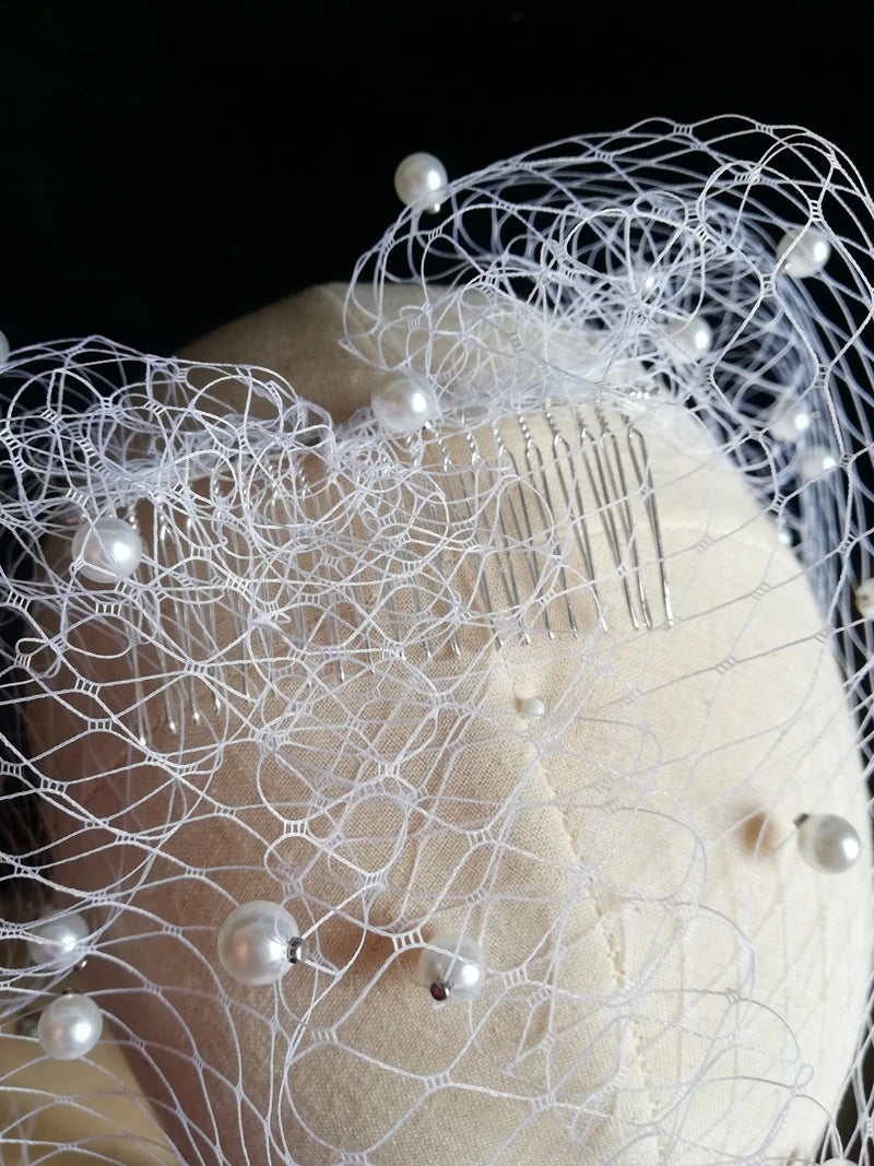 New White Ivory Meshed Net Birdcage Veil with Metal Comb Pearls Beads Vintage Wedding Headdress Velos de Novia Voile Mariage