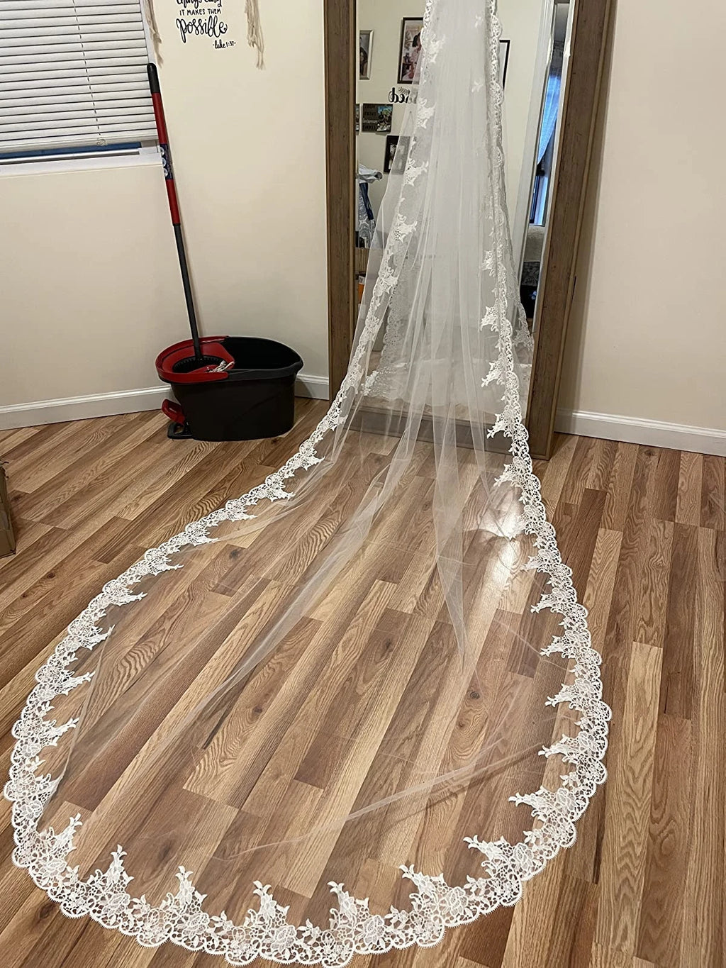 Wedding Veil Lace Edge Long Luxurious Bridal Veil White/ivory Veil With Comb Tulle Cathedral One-layer 3 Meters Bride Accessorie