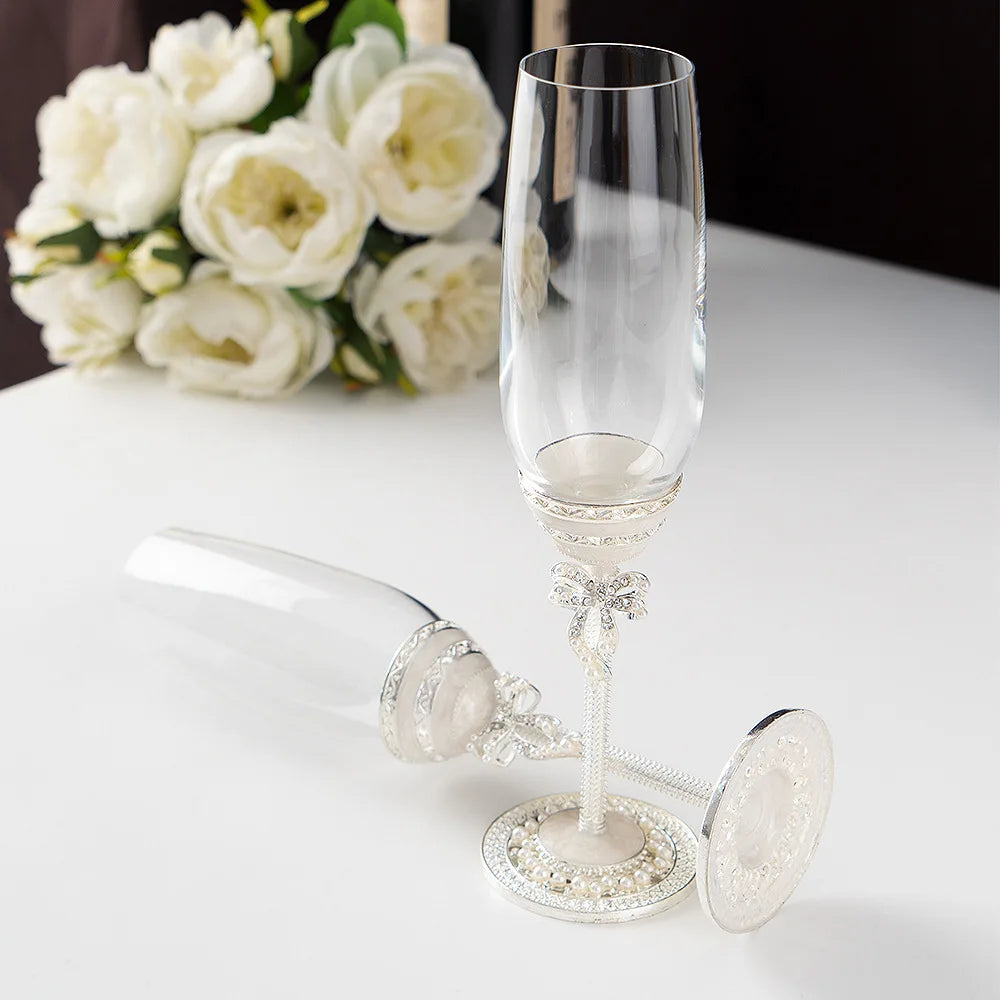 Gift Wedding Toasting Champagne Flutes for Bride and Groom Engagement Couple Crystal Glasses Studded with Shining Pearls Diamond