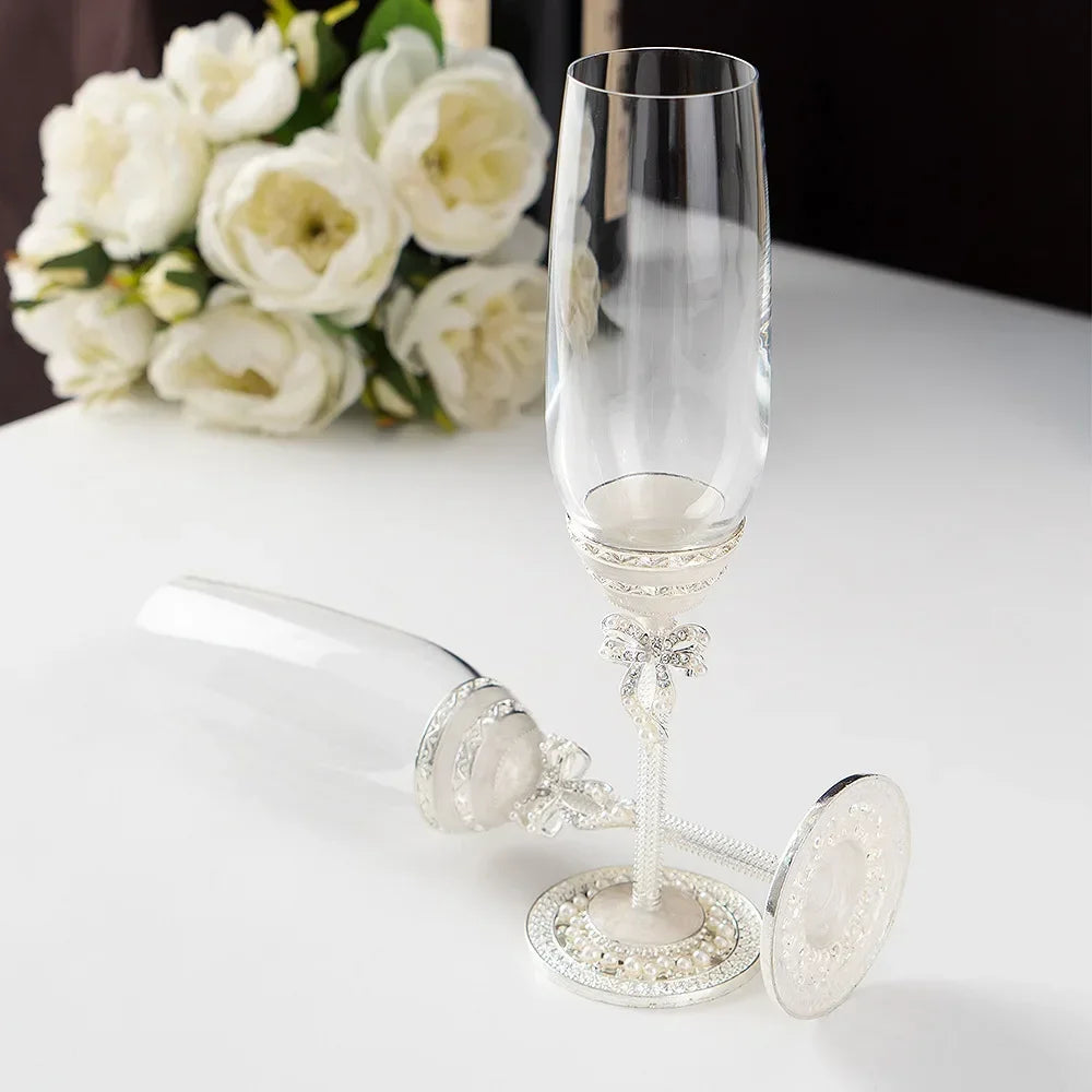 Gift Wedding Toasting Champagne Flutes for Bride and Groom Engagement Couple Crystal Glasses Studded with Shining Pearls Diamond